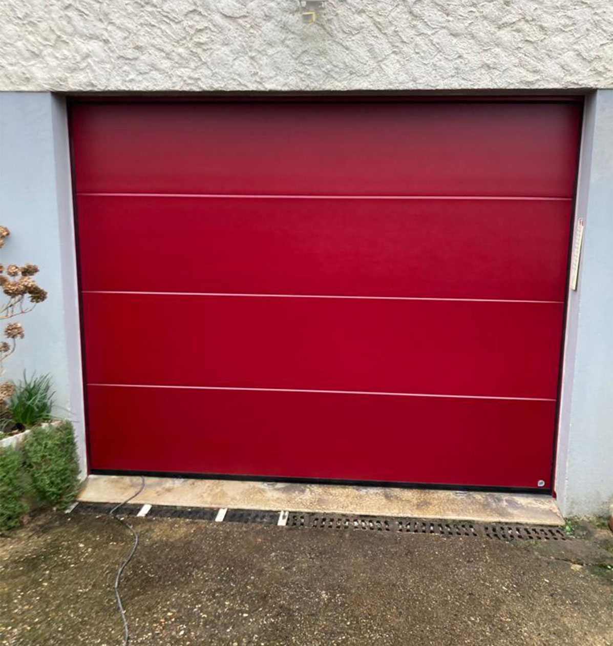 Porte de garage sectionnelle plafond rouge